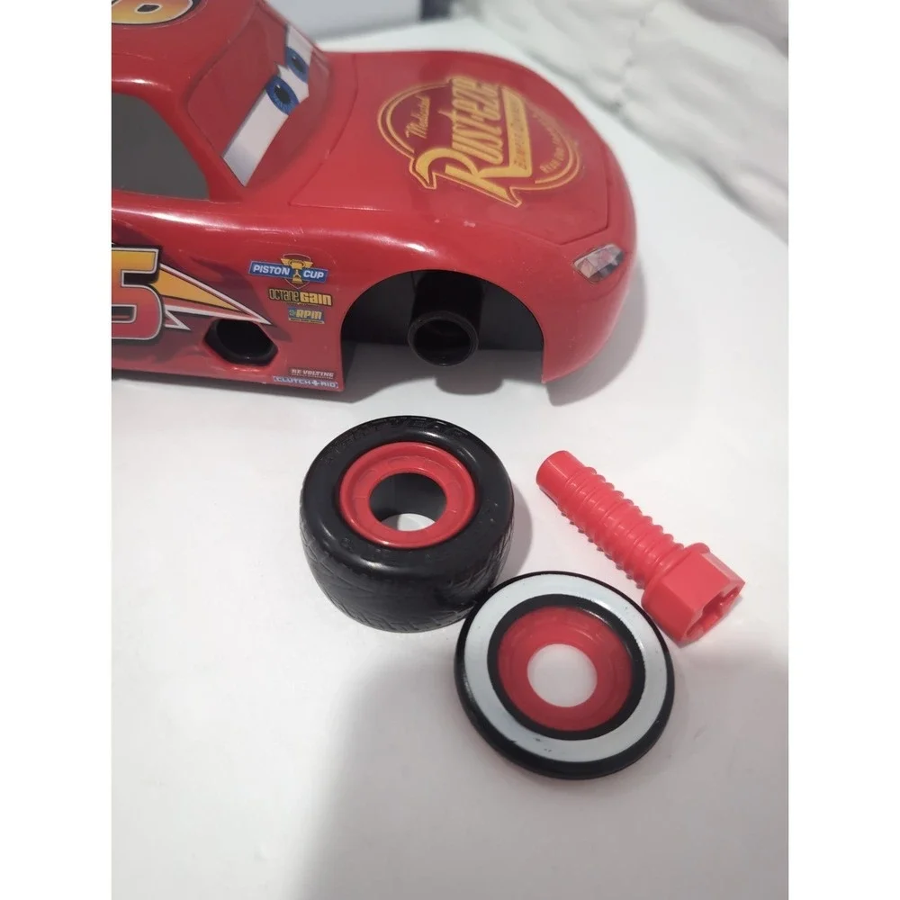Disney Pixar Cars Lightning McQueen Car Builder And Tools